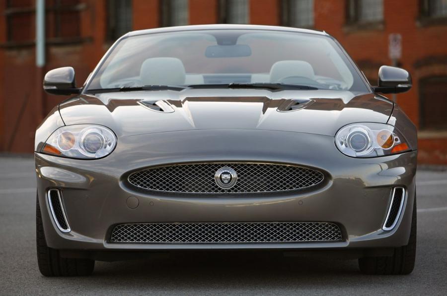  Jaguar XKR Convertible 2011 года  (фото 5 из 42)